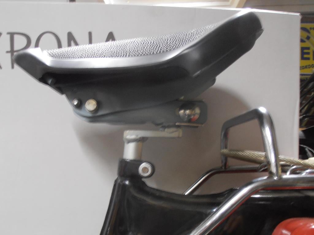 Puch Zadelpen, Fietsen en Brommers, Brommeronderdelen | Oldtimers, Ophalen of Verzenden, Nieuw, Zadel, Overige merken