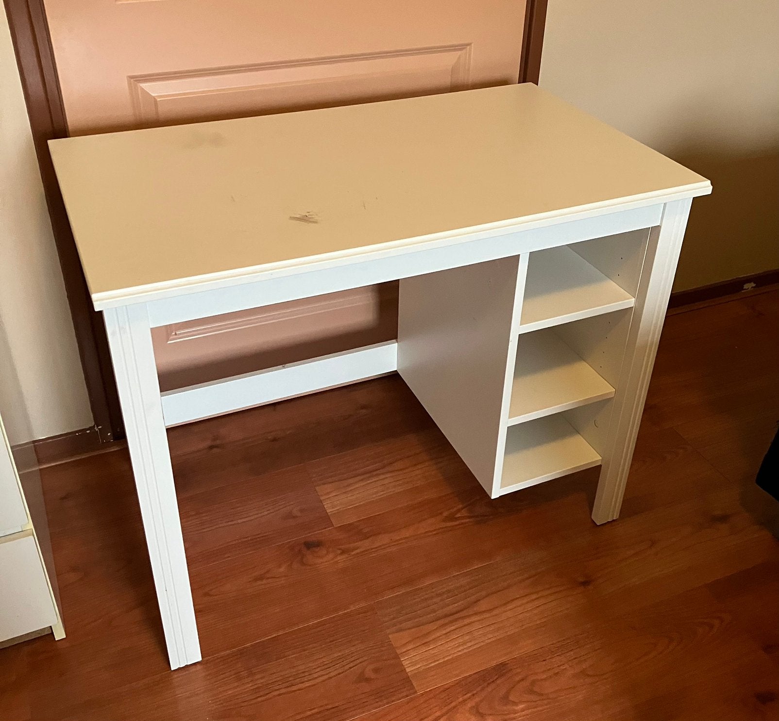 2x IKEA Hensvik kinderbureau wit (90 x 52 cm), Huis en Inrichting, Bureaus, Ophalen, Gebruikt
