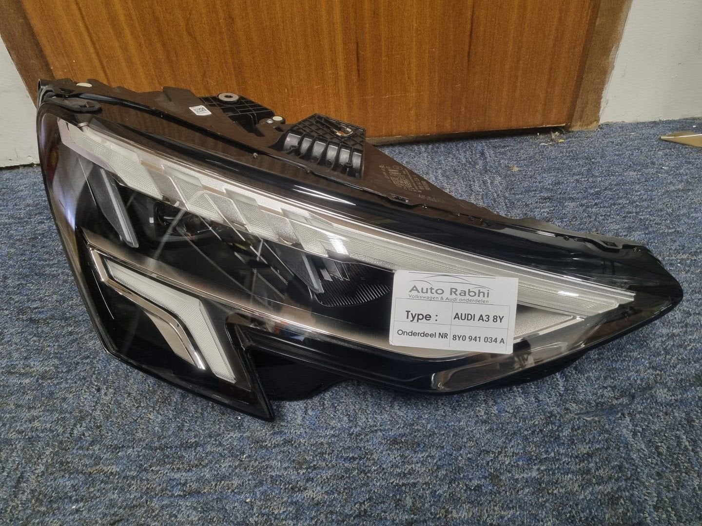 Audi A3 8Y VOLLED Koplamp Rechts 8Y0941034A, Gebruikt, -, -, Ophalen of Verzenden