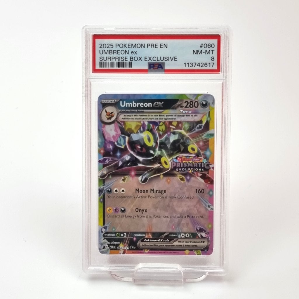 Umbreon ex #060 Prismatic Evolutions Suprise Box 2025 PSA 8, Zo goed als nieuw