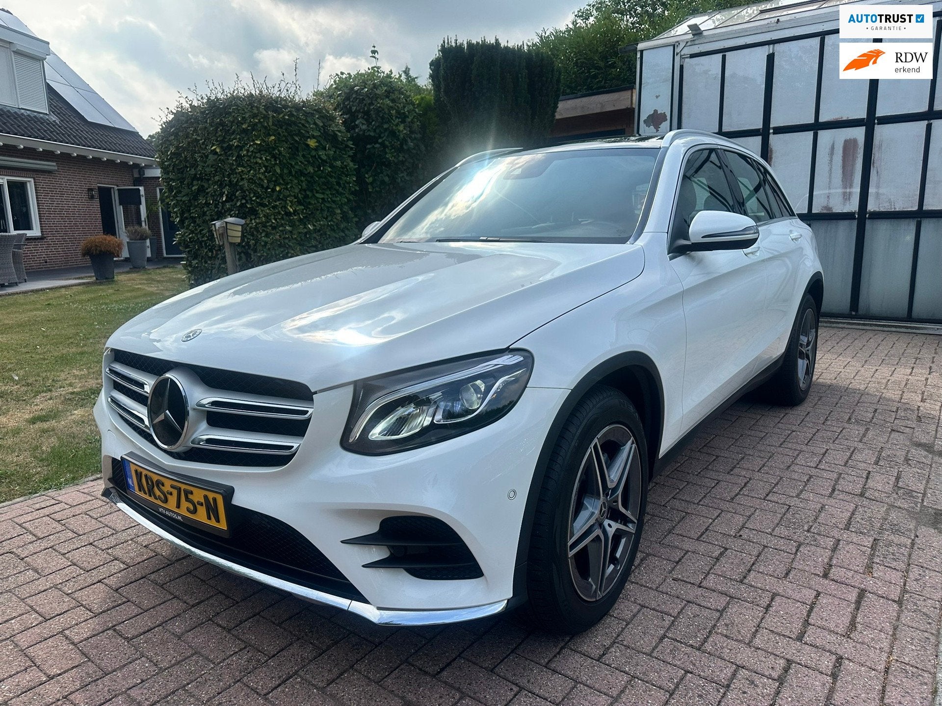 Mercedes-Benz GLC-klasse 250 4MATIC AMG Pano Distronic, Auto's, Dealer onderhouden, 15 km/l, Gebruikt, 4 cilinders