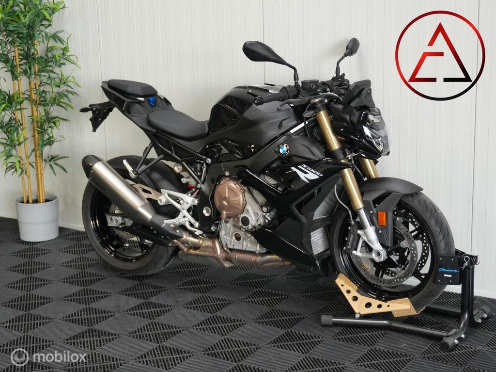 BMW S1000R 2024 | 3.166km | Vol uitgerust | Alle opties, Motoren, Bedrijf, Meer dan 35 kW, Toermotor, 999 cc