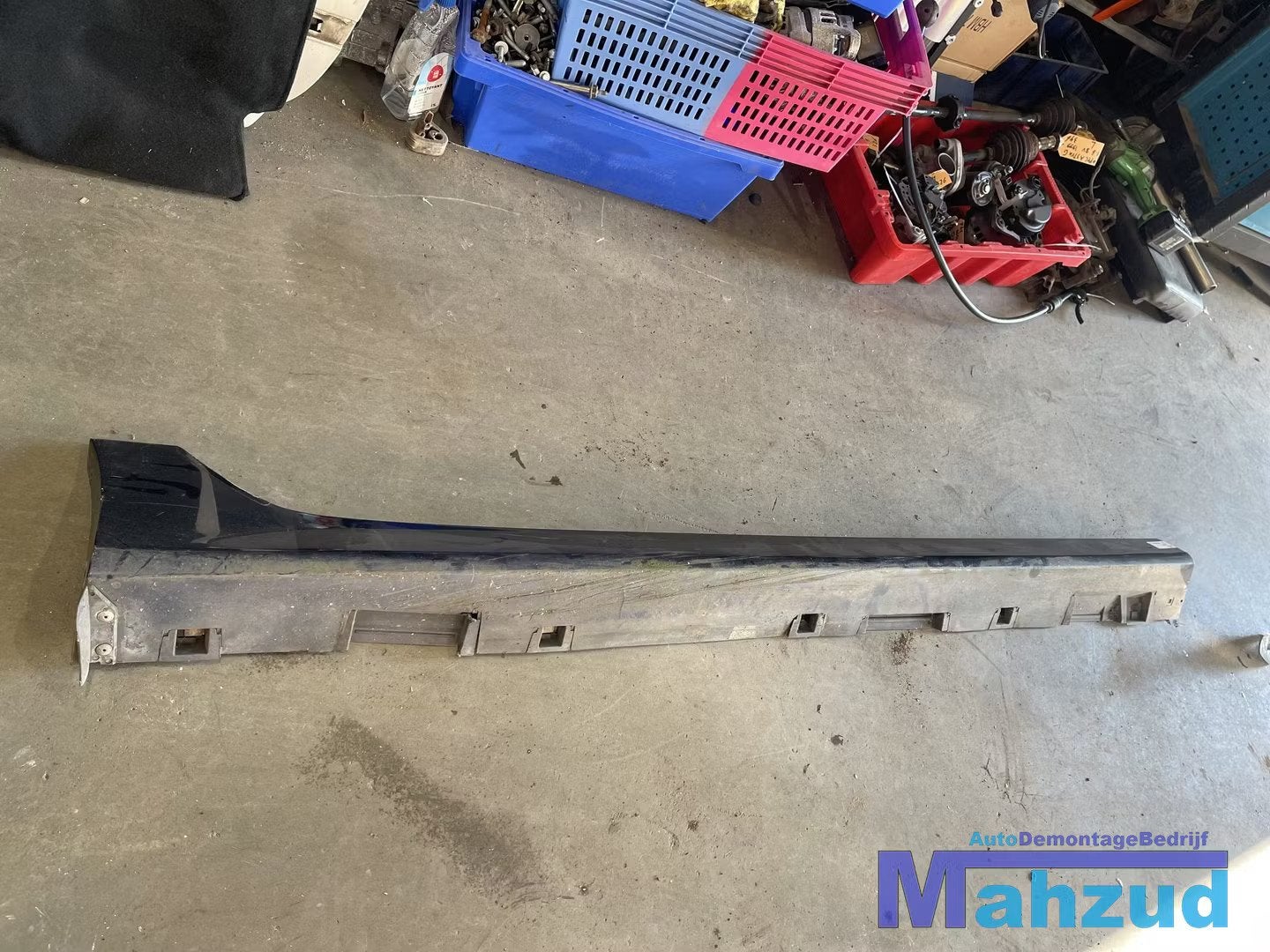 MAZDA 6 Rechts blauw sideskirt zijskirt, Auto-onderdelen, Gebruikt, Shinchi, Fuchu-Cho 3-1
730-8670  Hiroshima, Mazda Motor Corporation