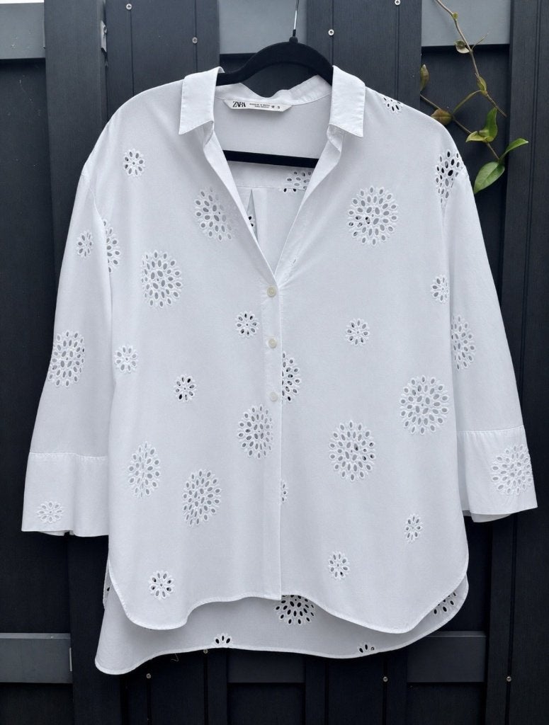 Witte Zara Blouse met Broderie - Maat XL (advr 171), Ophalen of Verzenden, Zo goed als nieuw, Maat 46/48 (XL) of groter, Wit