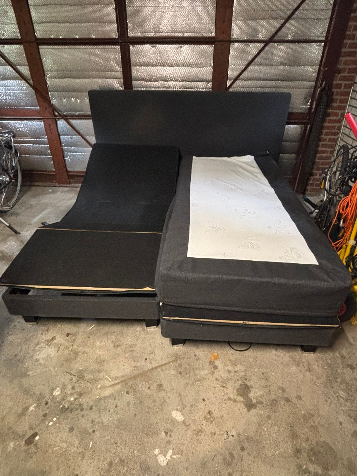 gratis afhalen - elektr swiss sense boxspring incl matrassen, Ophalen, Gebruikt, Kunststof