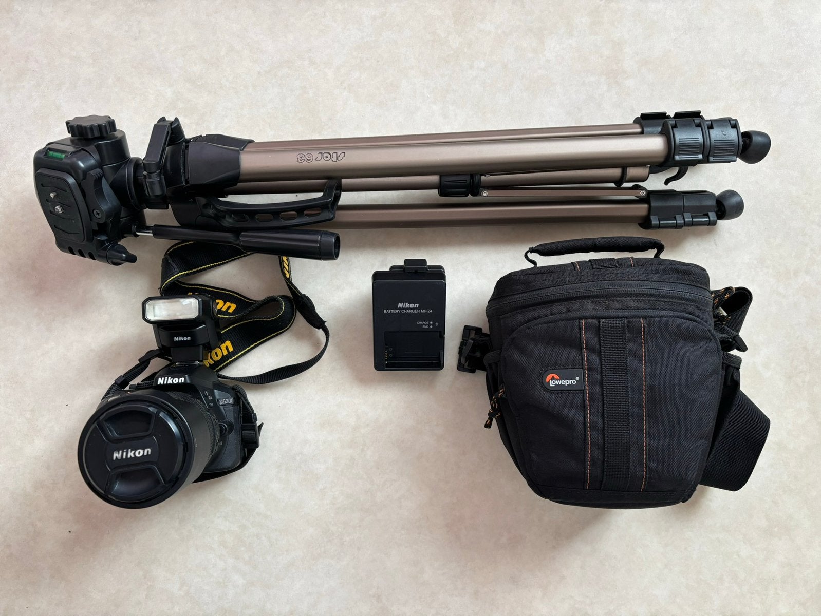 Compleet: Nikon D5300 camer 18-105mm lens en meer!, Ophalen of Verzenden, Zo goed als nieuw, Canon, 8 keer of meer