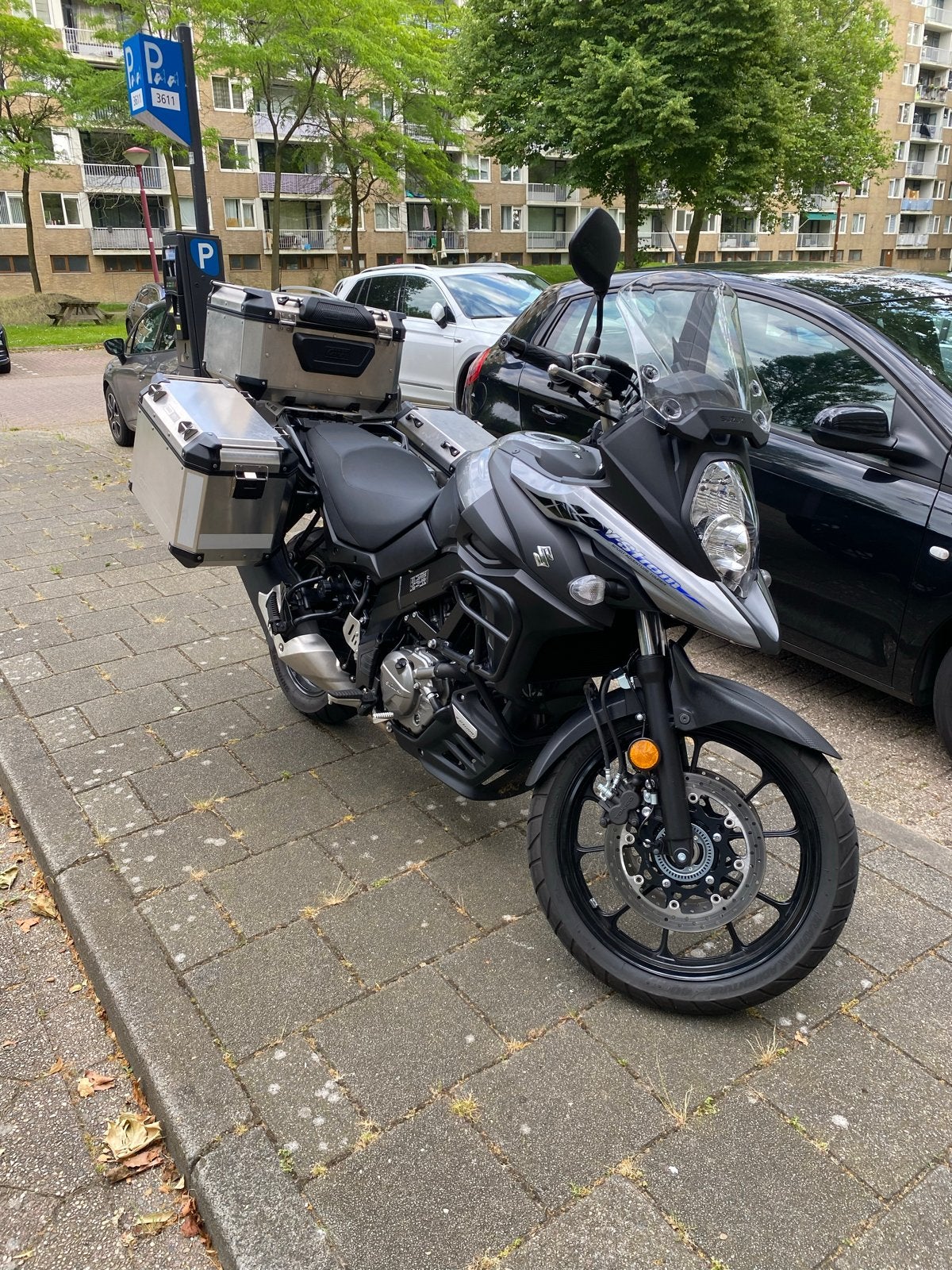 Suzuki V-Strom 650 + GIVI kofferset, 2 cilinders, Motorrijbewijs A, Gebruikt, Particulier