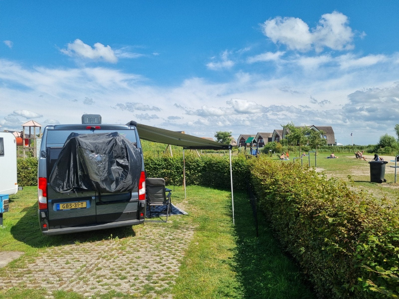 Thule fietsenrek voor achter op camper, Ophalen, Gebruikt