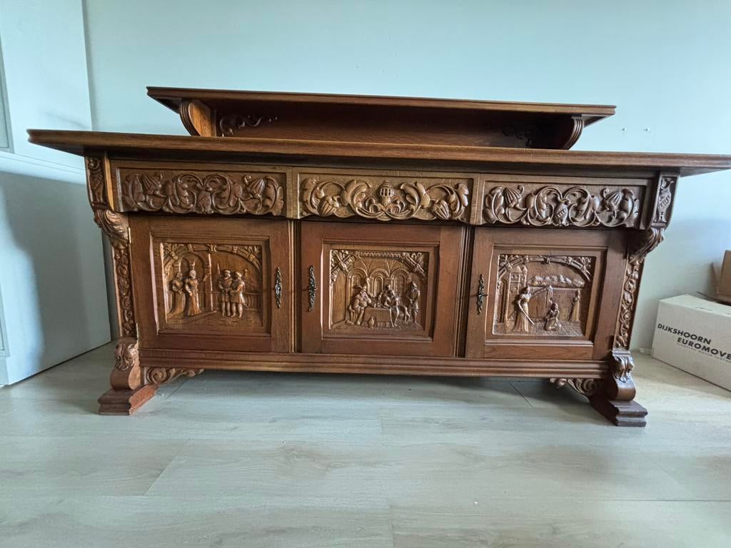 Antiek dressoir met houtsnijwerk, Ophalen