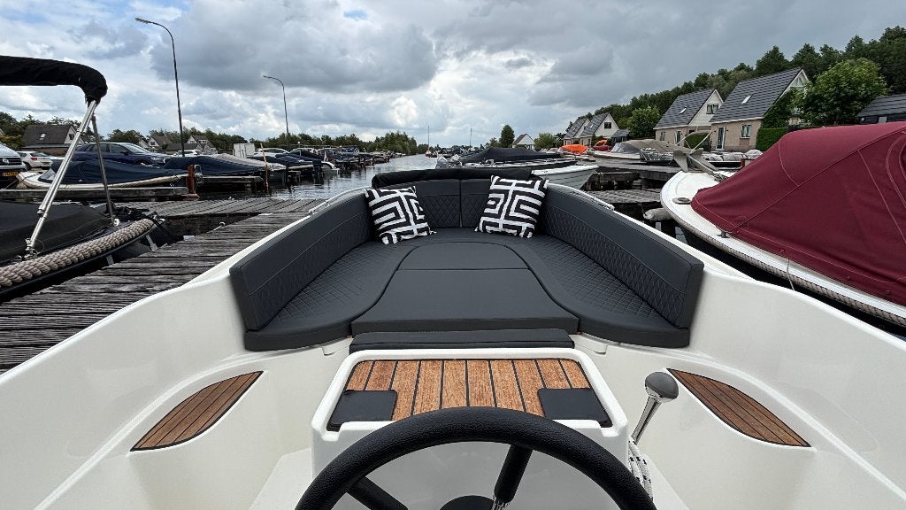 Foto 5 van Oud Huijzer 575 Luxury inclusief winterstalling