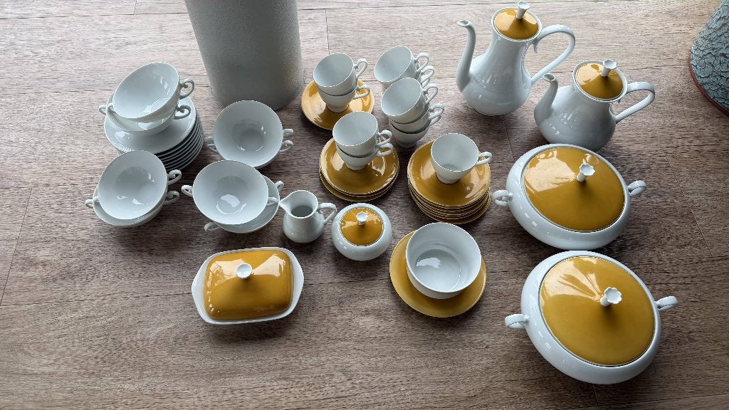 Nostalgische Servies delen Wit/Oranje, Ophalen, Overige materialen, Zo goed als nieuw, Overige stijlen