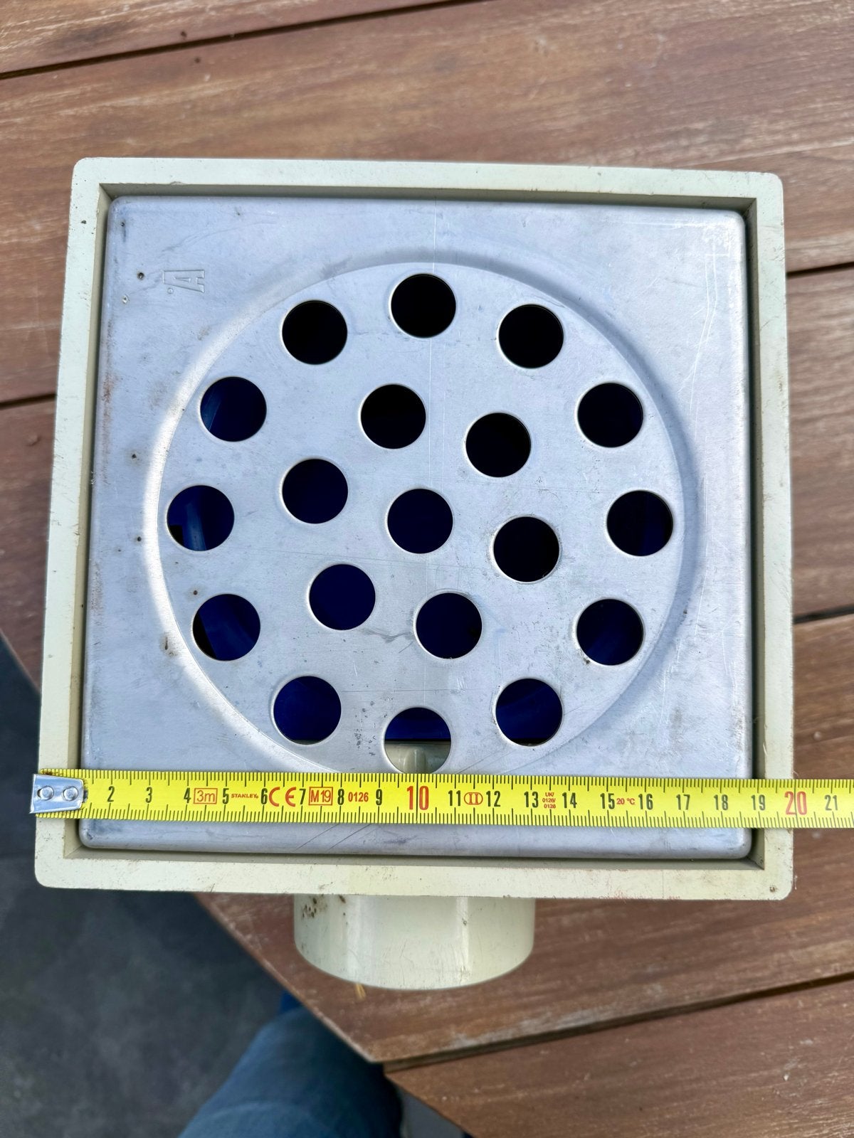 Nieuw afvoerput met rooster en emmer, Afvoer, Pvc, 60 tot 80 mm, Nieuw