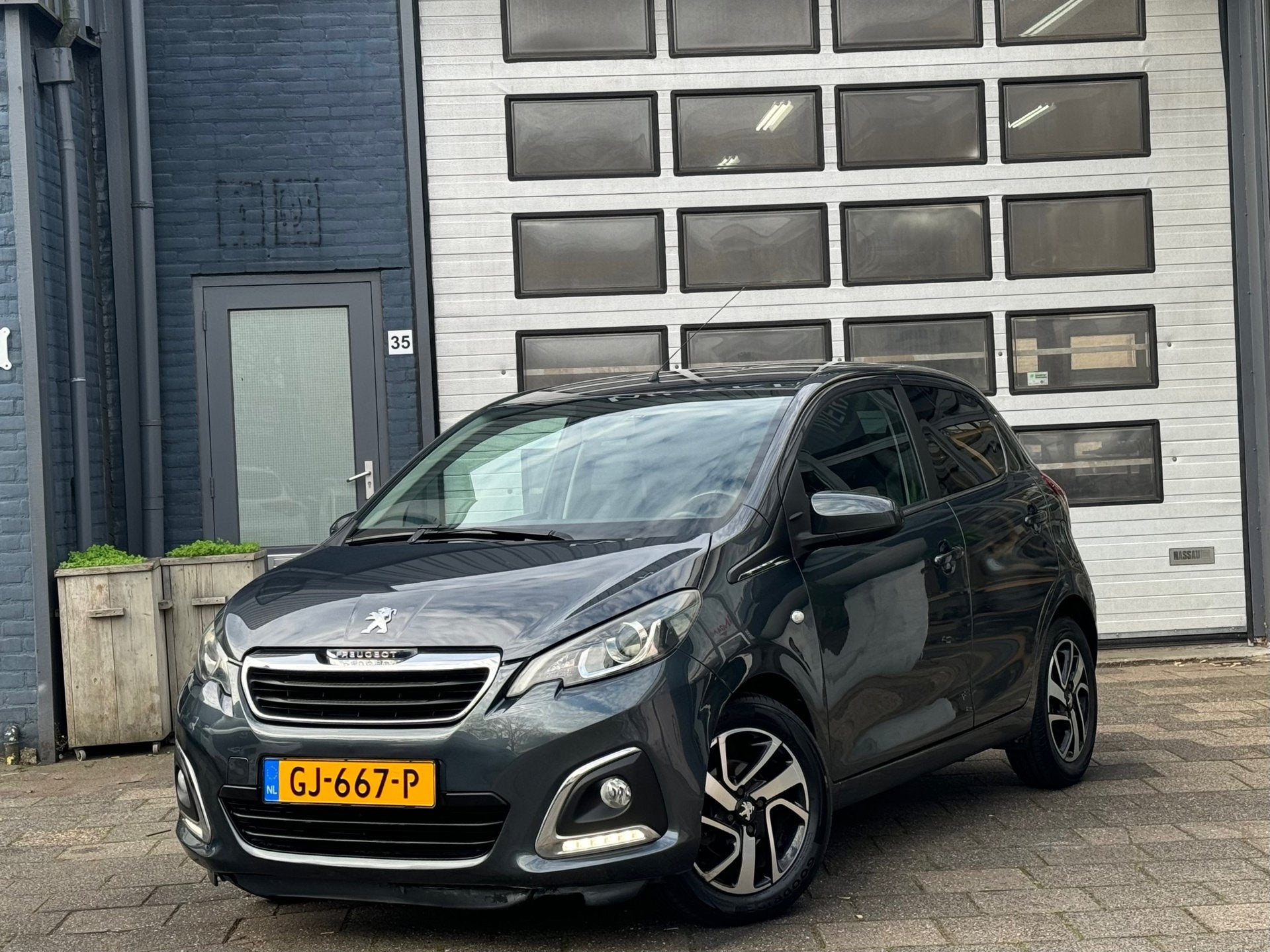 Peugeot 108 1.0 VTi Allure | Airco | Clima | Automaat | N.A., Dealer onderhouden, Gebruikt, Euro 6, 4 stoelen