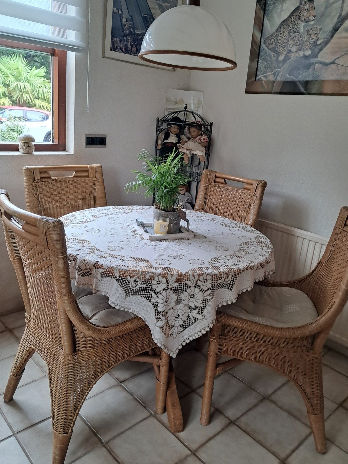 Ronde eettafel met 4 rotan stoelen, Gebruikt, Rond, Klassiek, landelijk, Ophalen of Verzenden