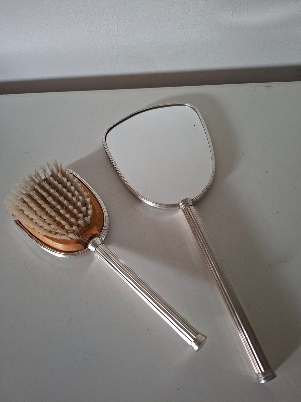 Vintage kapset kaptafelset  borstel en spiegel motief roos, Ophalen of Verzenden