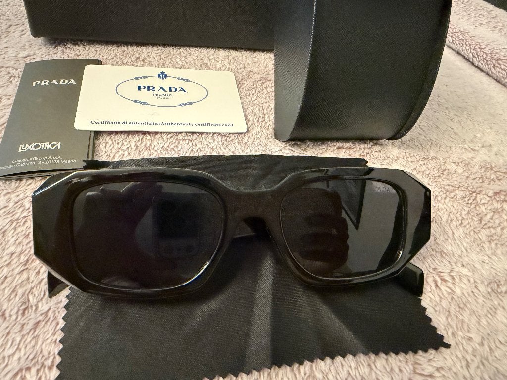 Prada zonnebril met complete set, Zonnebril, Prada, Zwart, Ophalen of Verzenden