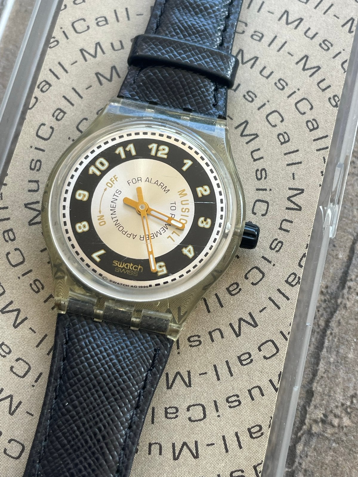 Swatch Musicall horloge met alarmfunctie, Sieraden, Tassen en Uiterlijk, Horloges | Dames, Kunststof, Leer, Polshorloge, Swatch