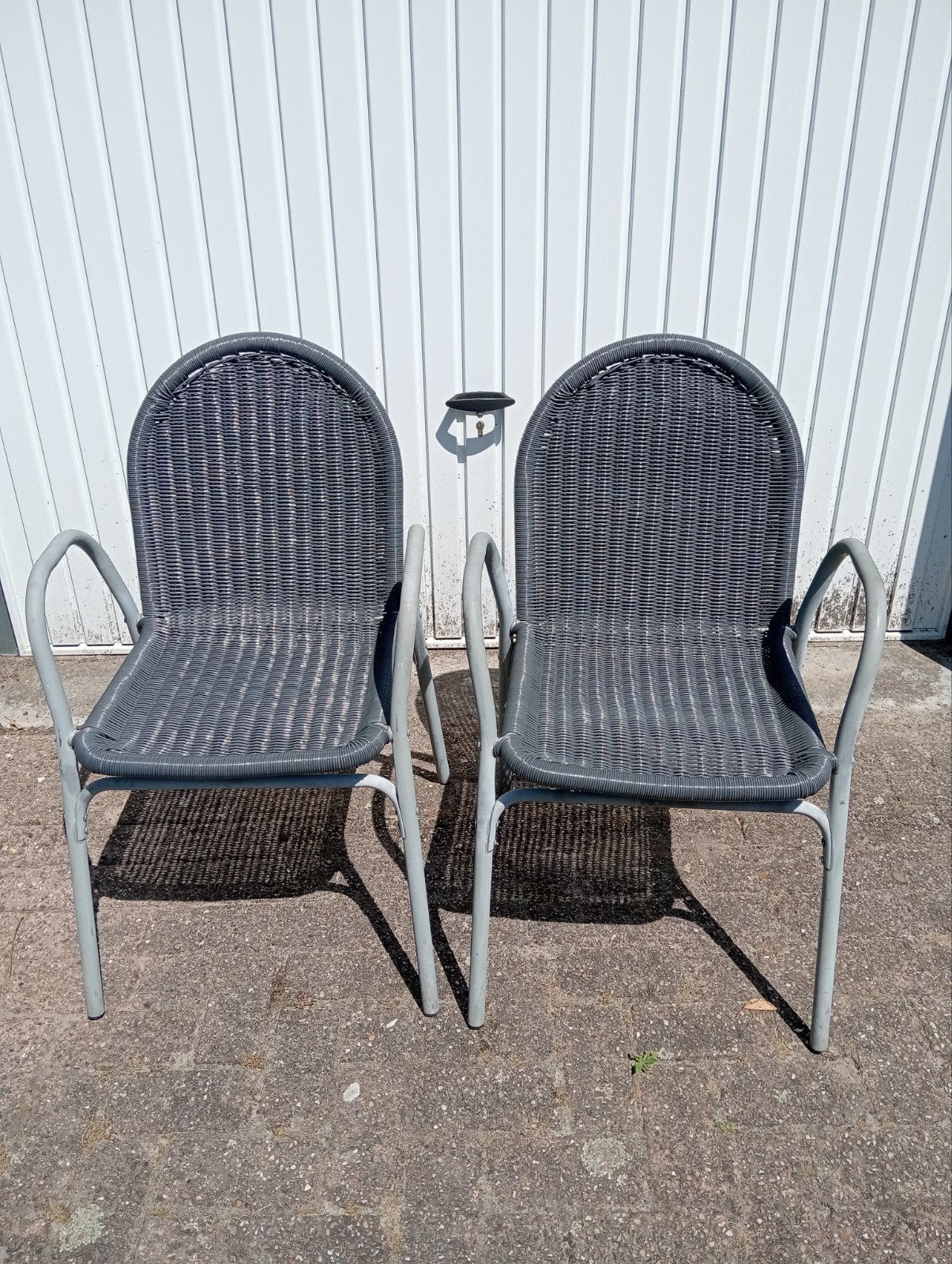 2 kunstof rotan stoeltjes., Ophalen, Rotan