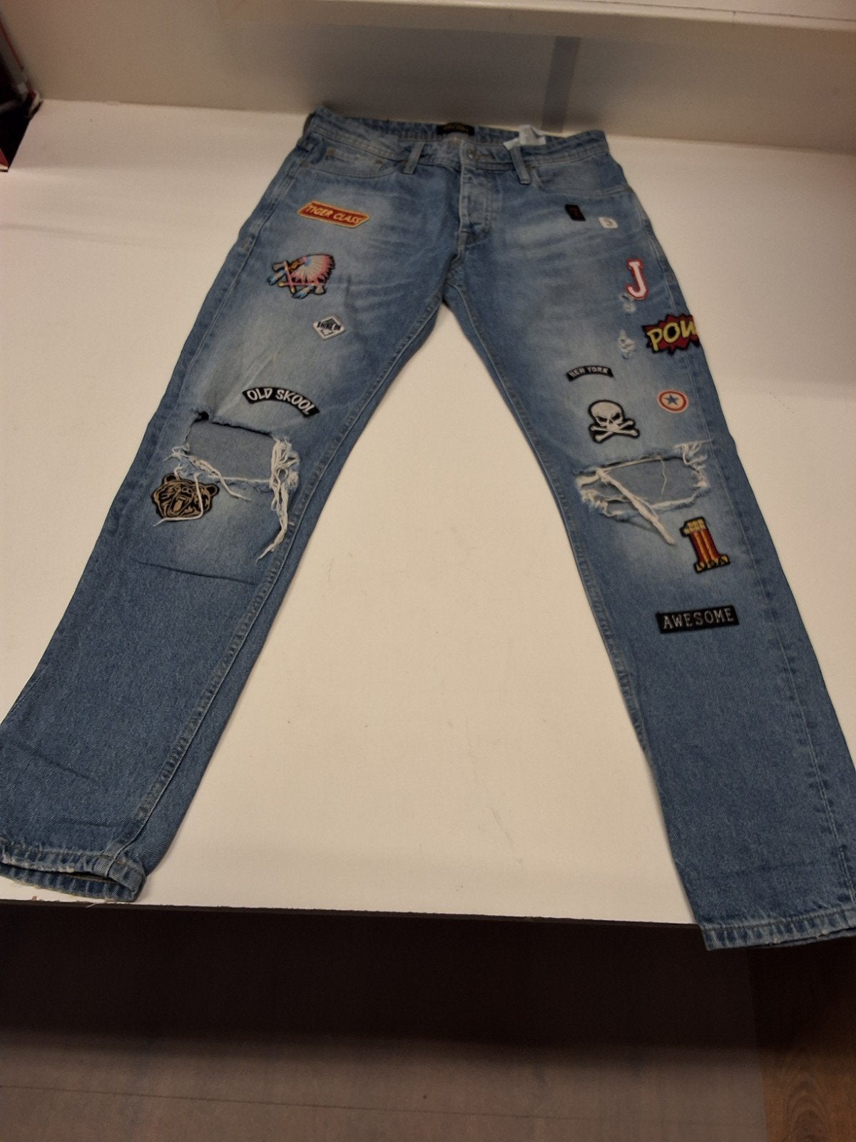 Jack & Jones Jeans 30/32 met patches, Blauw, W32 (confectie 46) of kleiner, Ophalen of Verzenden, Gedragen