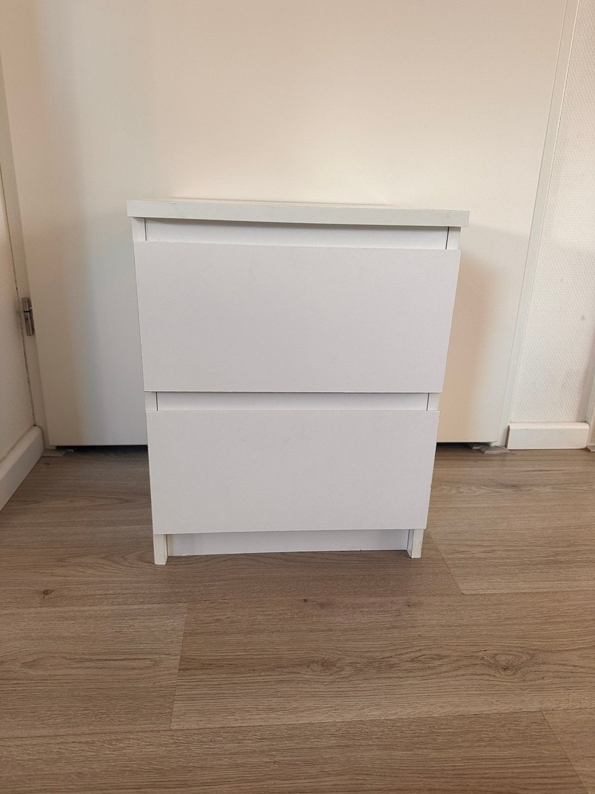 Ikea malm nachtkastje wit, Huis en Inrichting, Ophalen of Verzenden, Zo goed als nieuw