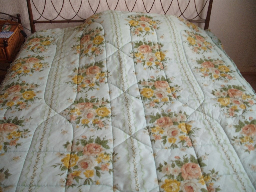 Vintage sprei licht gewatteerd beddensprei 1.40 x 2.00, Ophalen, Gebruikt, Tweepersoons, Groen