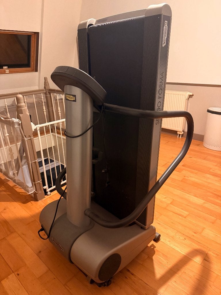 Technogym Excite Run 700 Forma | Sportschool loopband, Sport en Fitness, Ophalen, Zo goed als nieuw, Benen, Overige typen