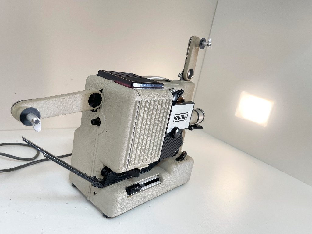 EUMIG P8 Phonomatic 8mm filmprojector (gaat aan,draait niet), N, N, Ophalen of Verzenden, N
