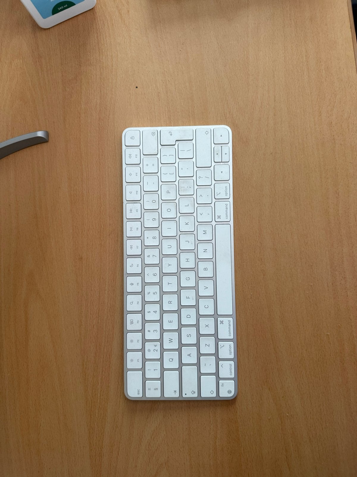 Apple Magic Keyboard - Draadloos en Compact, Ophalen of Verzenden, Qwerty, Zo goed als nieuw, Draadloos