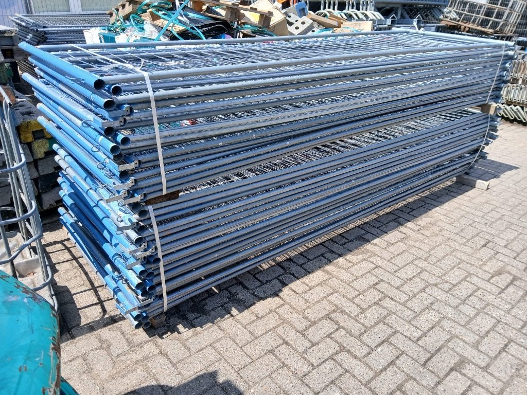 Gebruikte lage bouwhekken 120cm hoog 350cm lang, Ophalen, Gebruikt, IJzer
