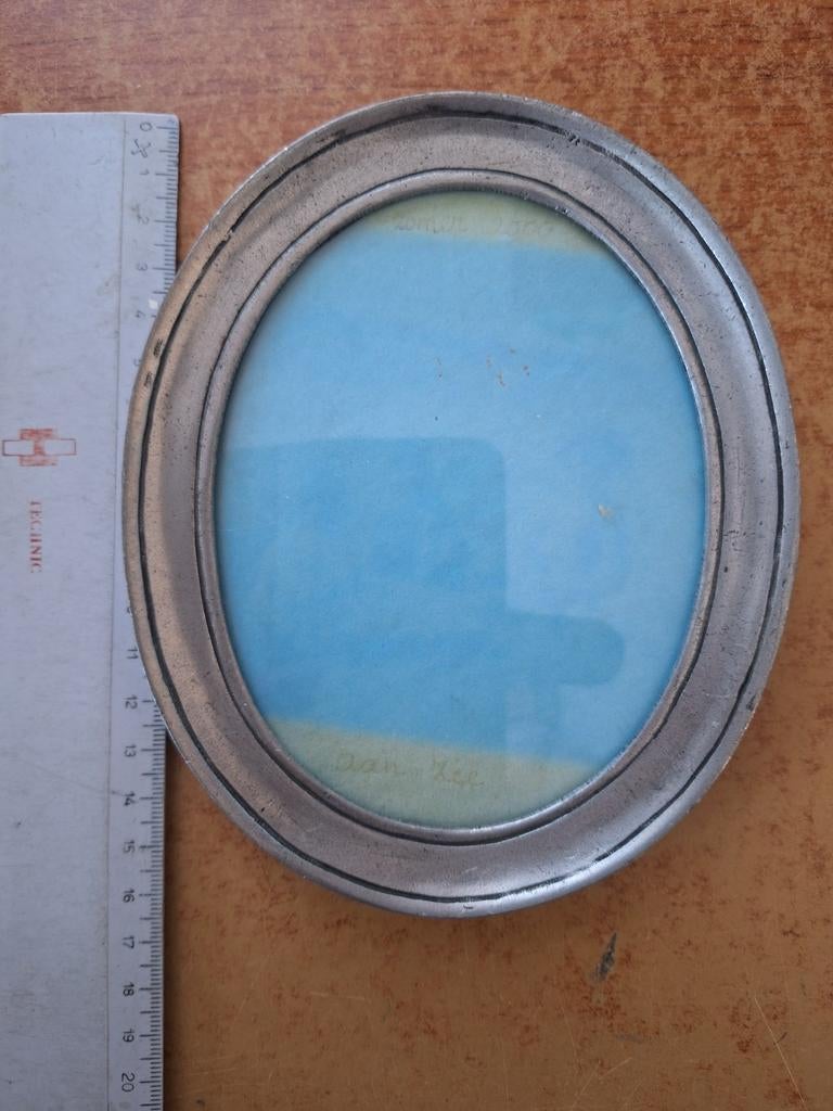 Ovaal zilvertinnen fotolijstje - Vintage, Antiek en Kunst, Antiek | Tin, Ophalen of Verzenden