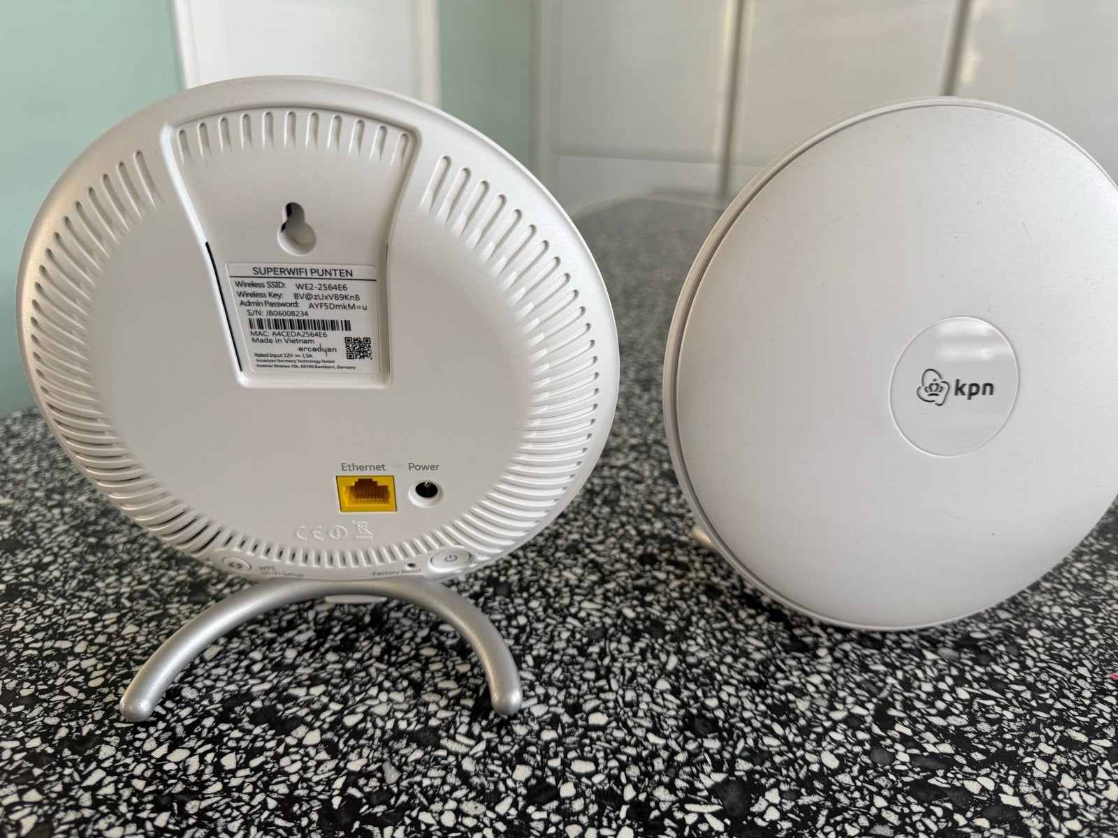 KPN SuperWifi Punten - Set van 2, Ophalen, Zo goed als nieuw, Router