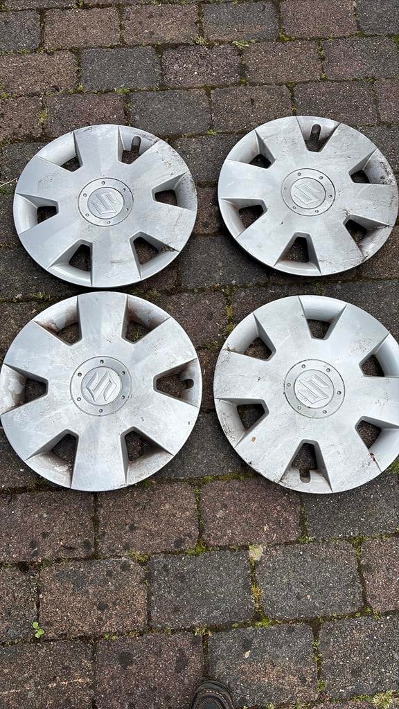 Suzuki wieldoppen 16in, Auto diversen, Wieldoppen, Ophalen, Zo goed als nieuw