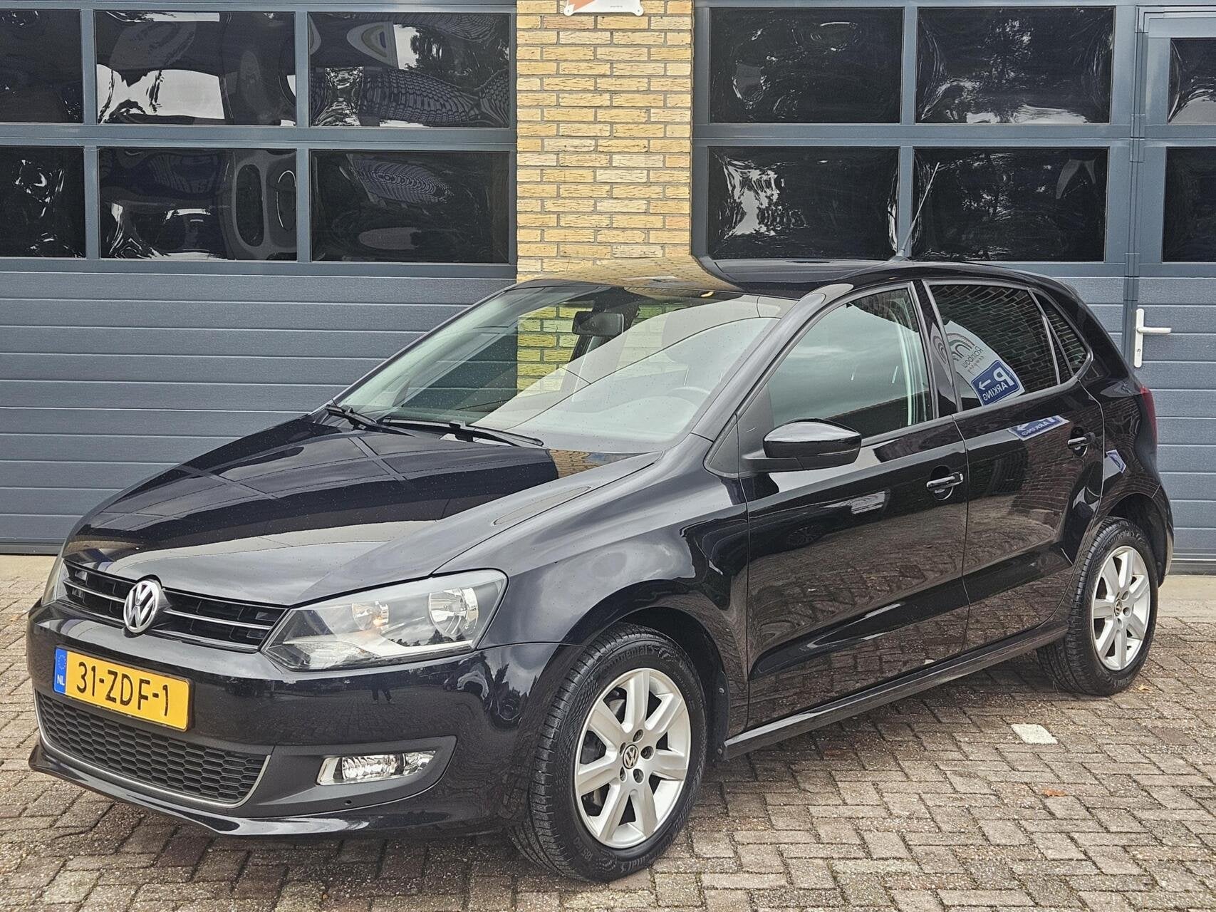 Volkswagen Polo 1.2 TSI Highline | Trekhaak | Dealer onderho, Voorwielaandrijving, Euro 5, Stof, Zwart