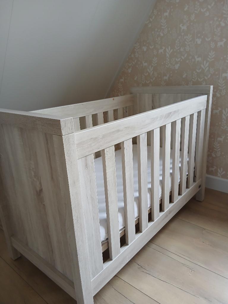 Ledikant met commode en wandplank, Ophalen, Gebruikt, Ledikant