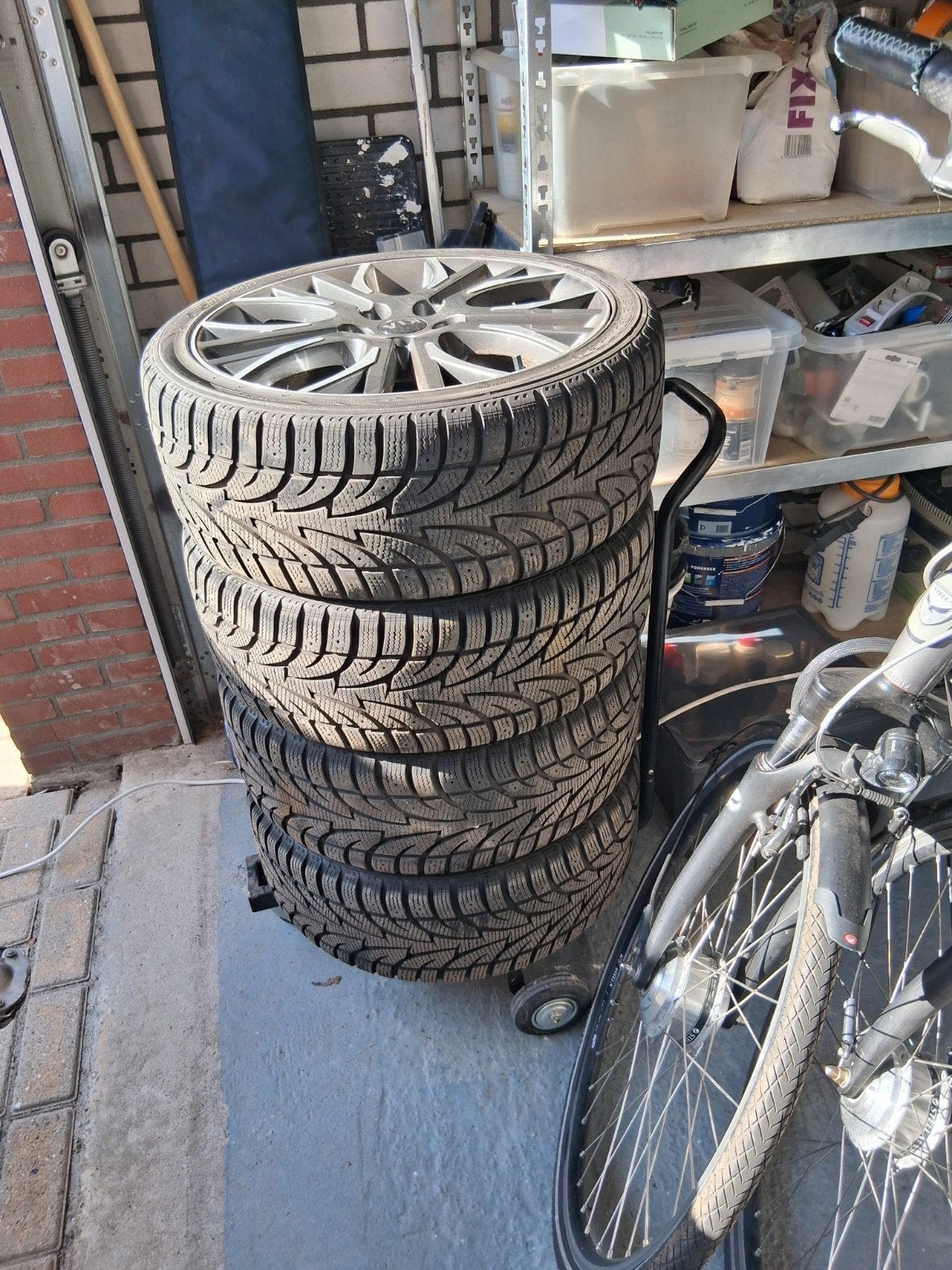 Winterbanden 5x112 Kia Ceed Station 225/40R18, Auto-onderdelen, Banden en Velgen, 18 inch, Gebruikt, Banden en Velgen, Personenwagen