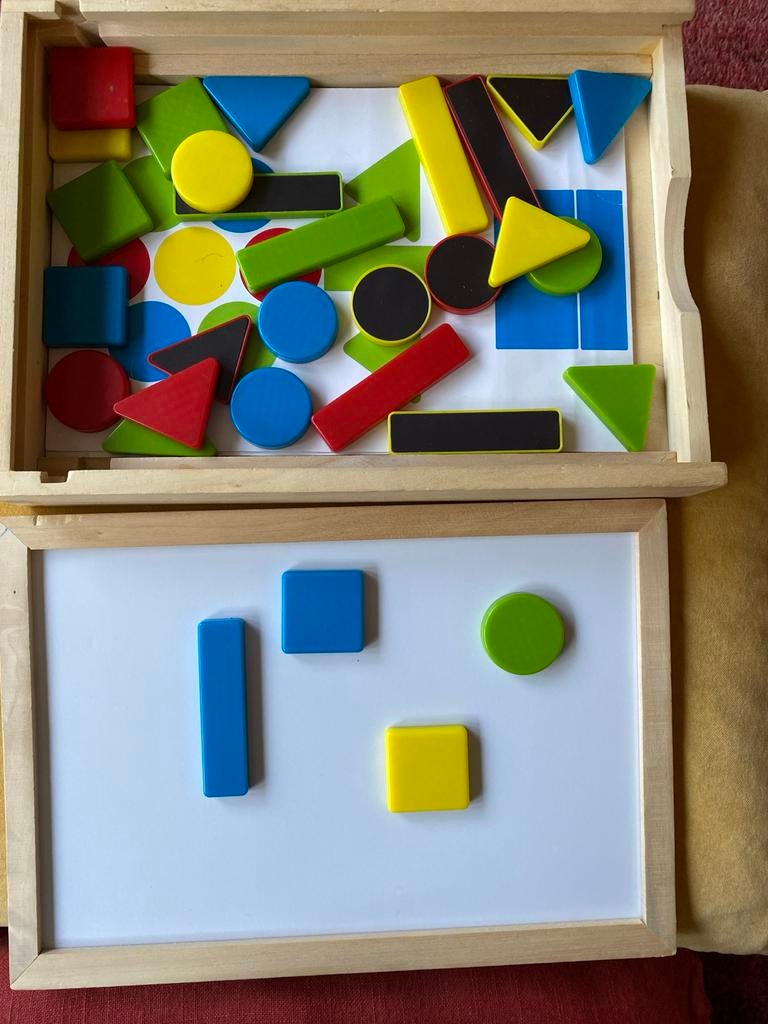 Magnetisch puzzelbord met vormen en voorbeelden, Ophalen of Verzenden, Gebruikt, Knutselen