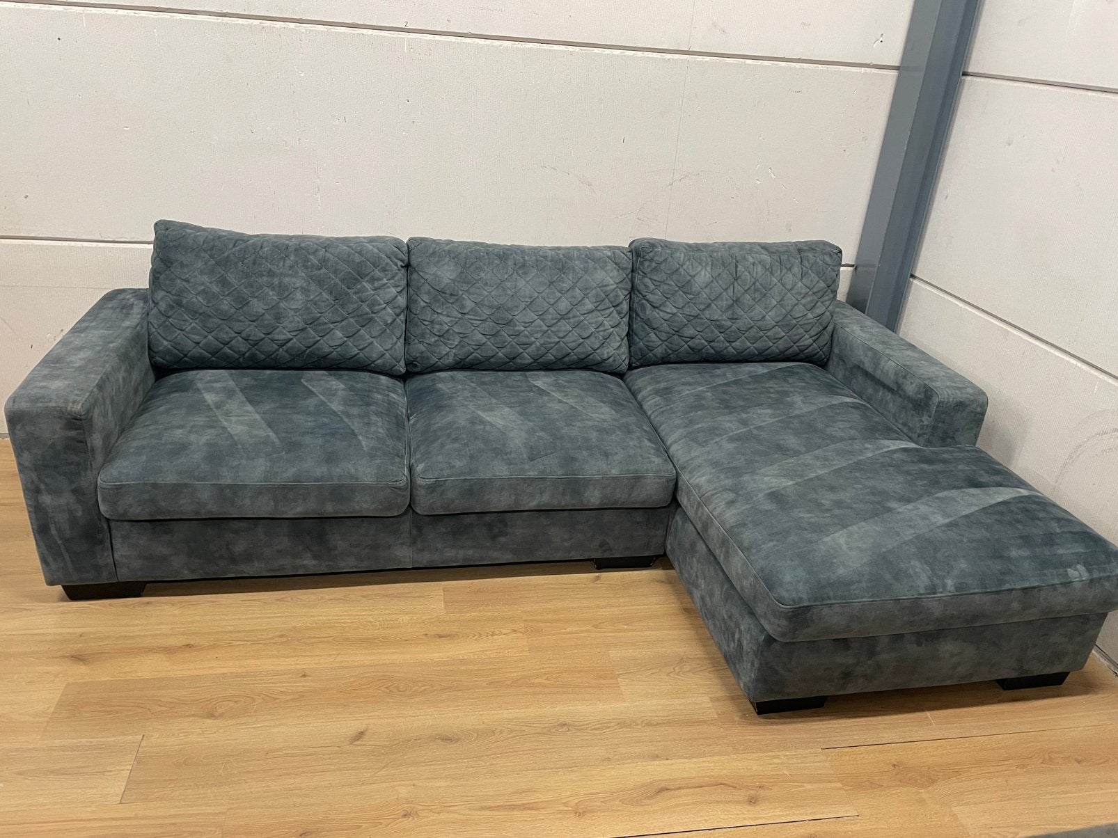 Mooie luxe groen blauwe velvet hoekbank urban sofa GEREINIGD, Huis en Inrichting, Ophalen, 250 tot 300 cm, Luxe, Hoekbank