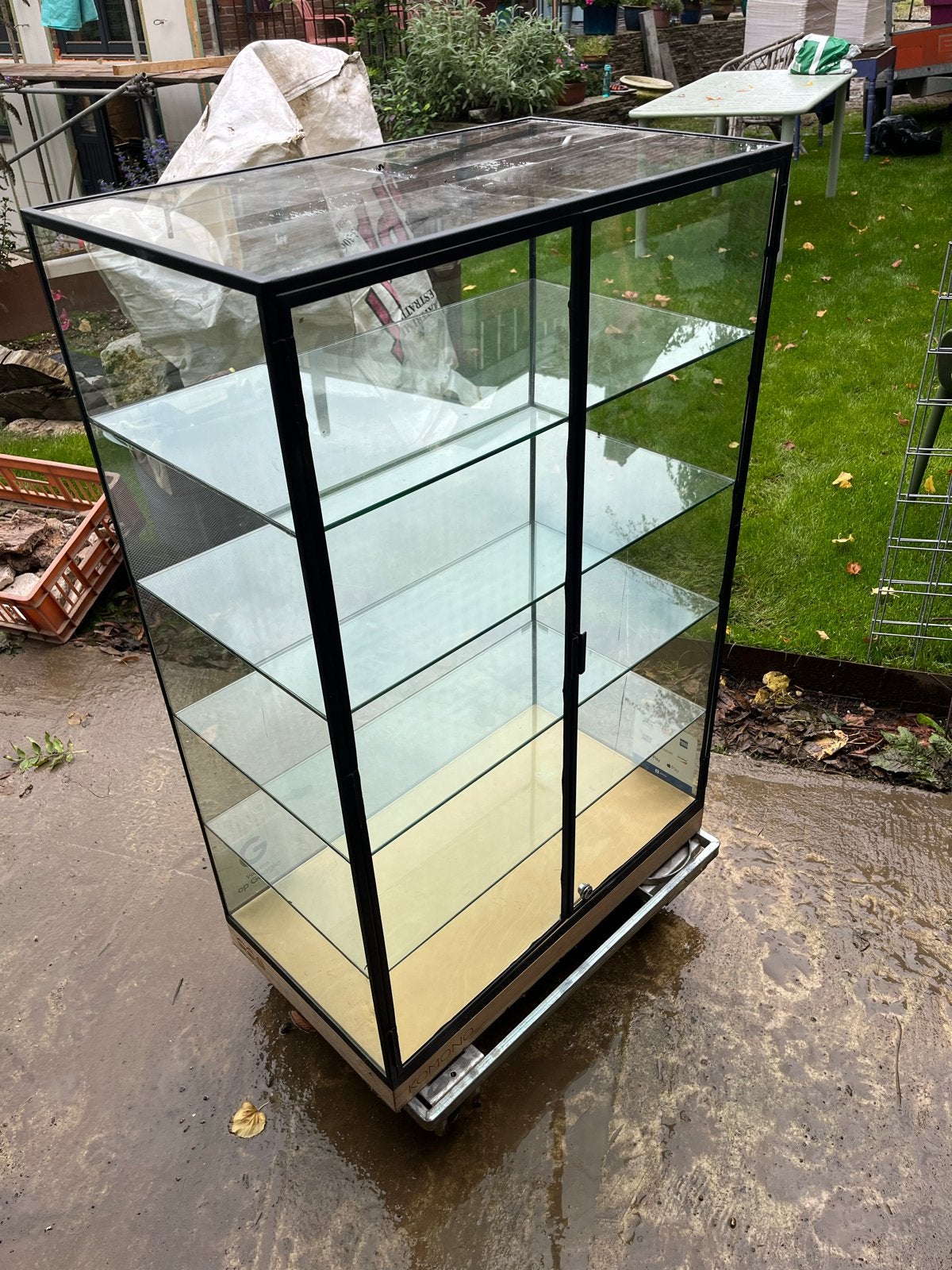 Glazen Vitrinekast met deuren, Ophalen, Gebruikt, 50 tot 100 cm, Glas