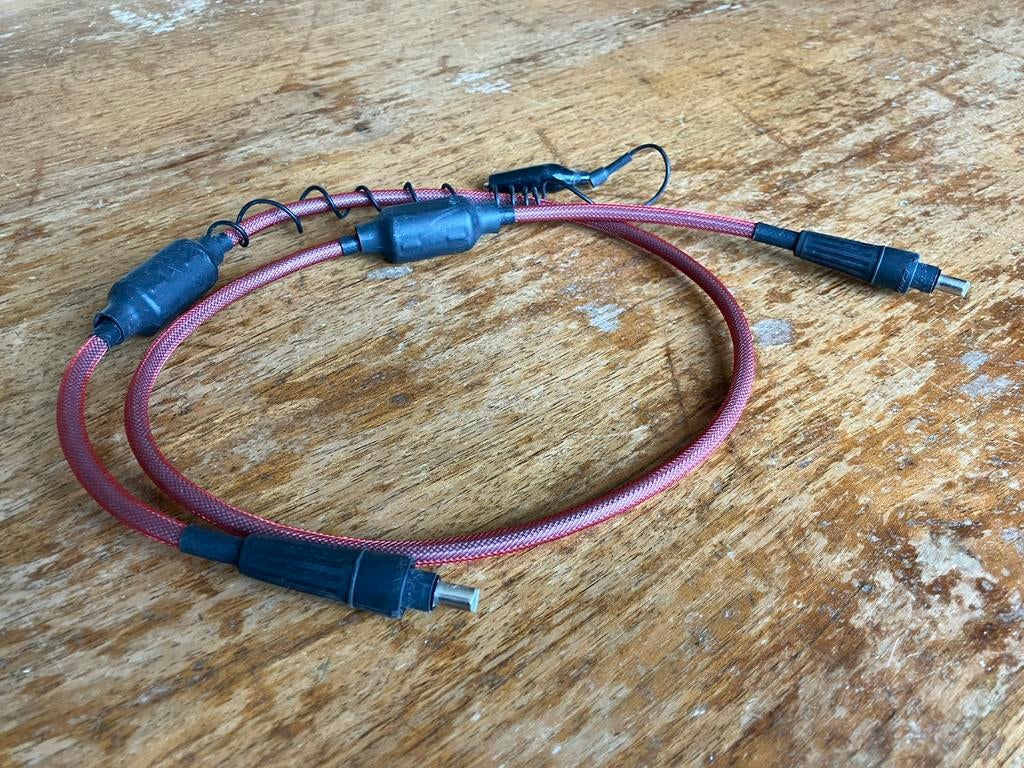Canare power lead rood met 2 noisestoppers en aarde 100cm, Ophalen of Verzenden, Gebruikt, Minder dan 2 meter, Overige kabels
