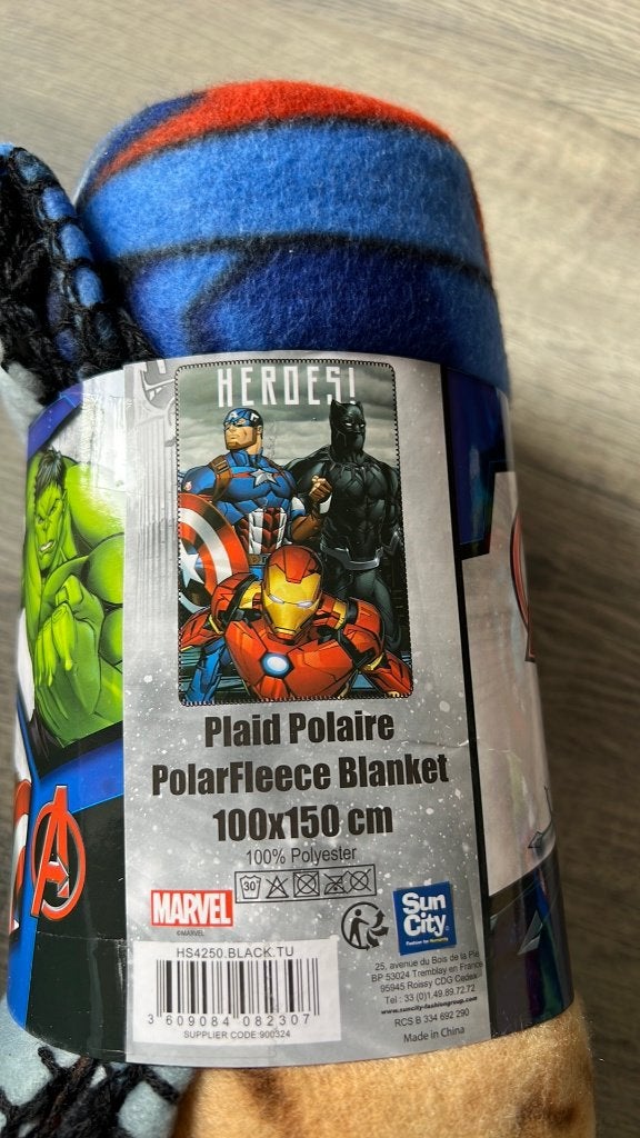Disney avengers plaid 100x150cm, Verzamelen, Disney, Ophalen of Verzenden, Overige figuren, Nieuw, Kleding of Textiel