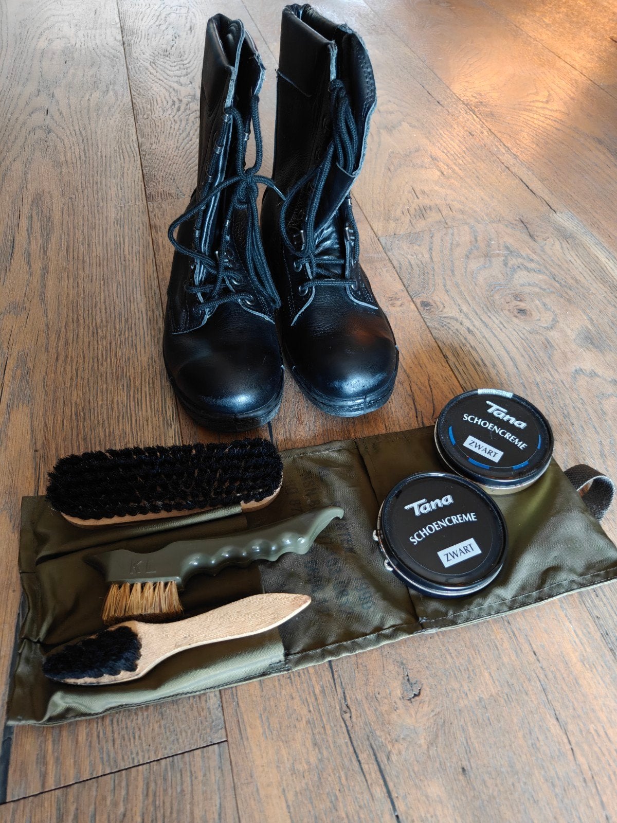 Zwarte legerkisten maat 41 met poetsset, Zwart, Gerba, Boots, Ophalen of Verzenden