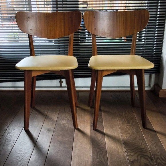 Set van 2 vintage houten stoelen met gele zitting, Ophalen