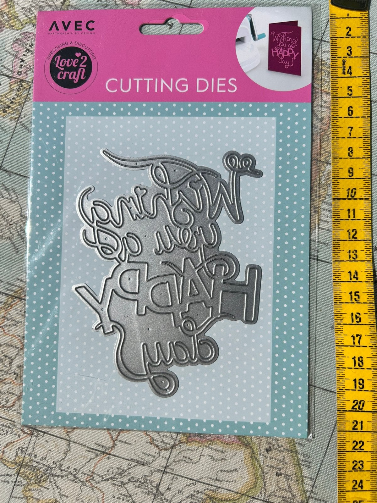 Nieuwe Cutting dies snijmal tekst Happy day, Hobby en Vrije tijd, Kaarten | Zelf maken, Ophalen of Verzenden, Zo goed als nieuw