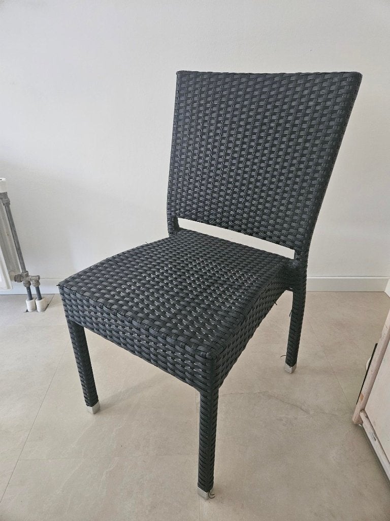 Zwarte kunststof rieten tuinstoel / balkon stoel, Ophalen, Gebruikt, Kunststof, Stapelbaar