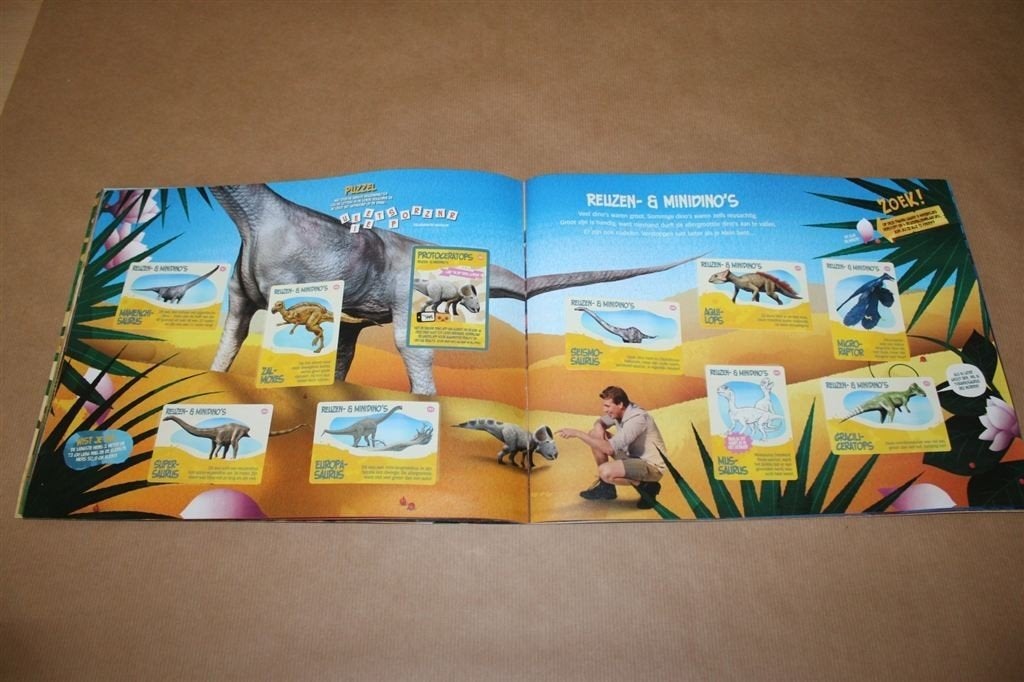 Terug naar de dino's met Freek. Verzamelboek. Compleet., Ophalen of Verzenden, Zo goed als nieuw