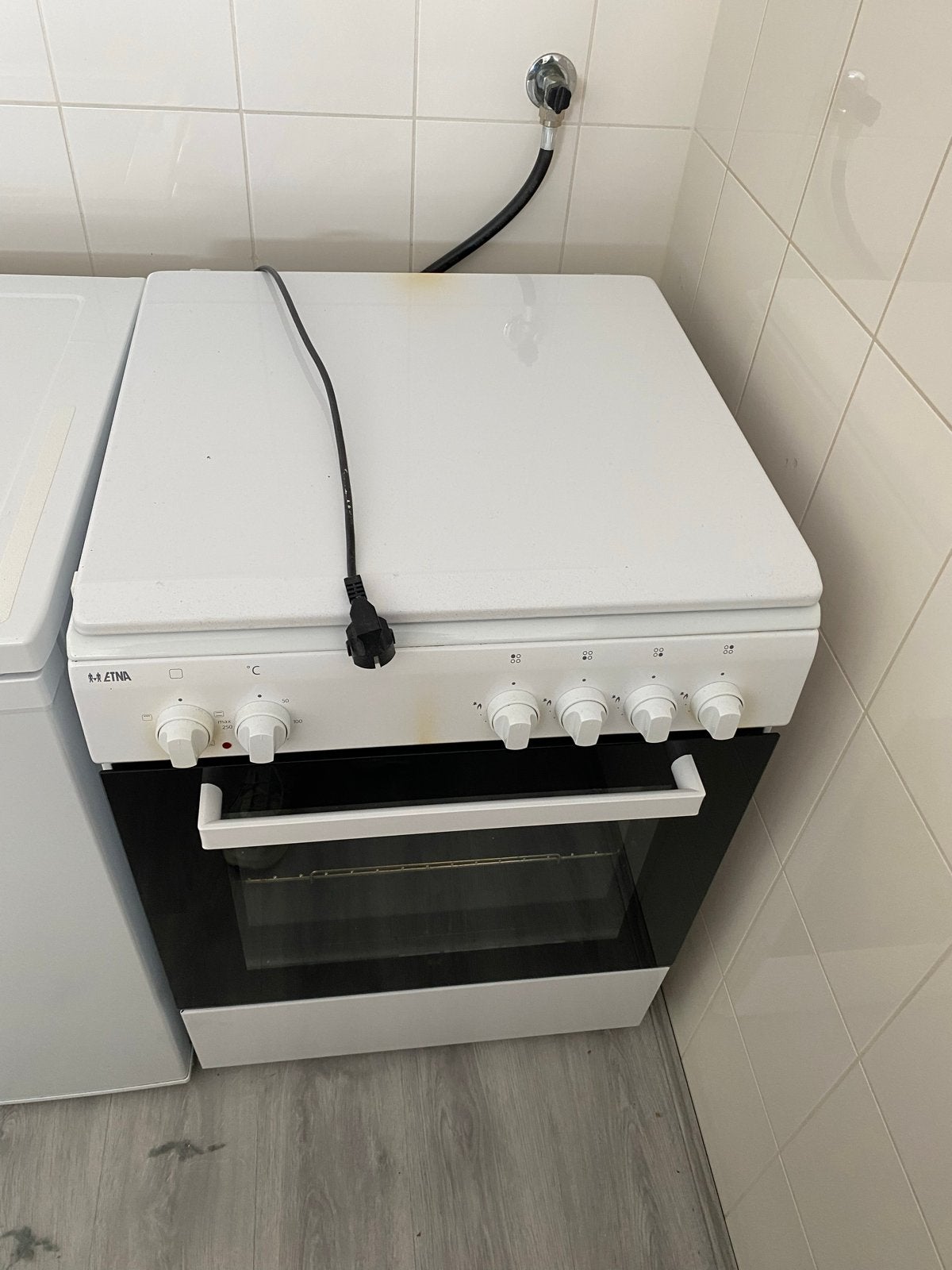 Etna vrijstaand gasfornuis met elektrische oven, Ophalen, Gebruikt, 4 kookzones, 85 tot 90 cm
