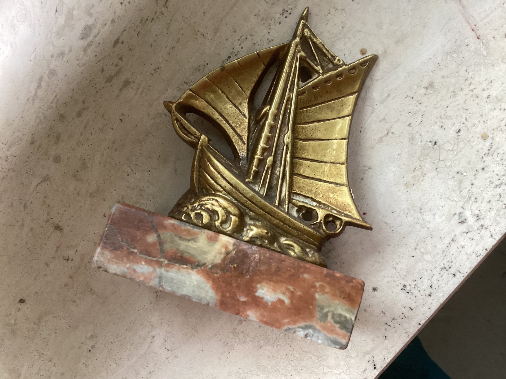 Vissersboot koper .. marmer // hoog 10 cm, Antiek en Kunst, Ophalen of Verzenden