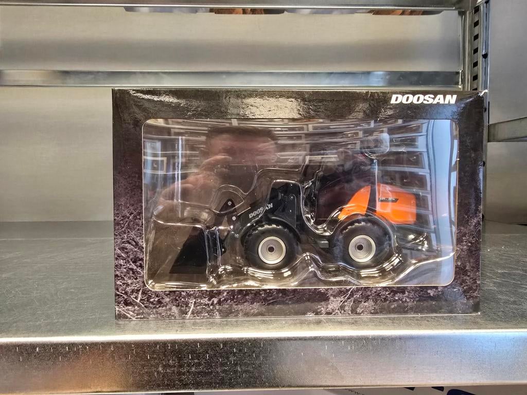 IMC Models, Develon DL 85 Wiellader, Hobby en Vrije tijd, Modelauto's | 1:32, Nieuw, Overige typen, Overige merken, Ophalen of Verzenden