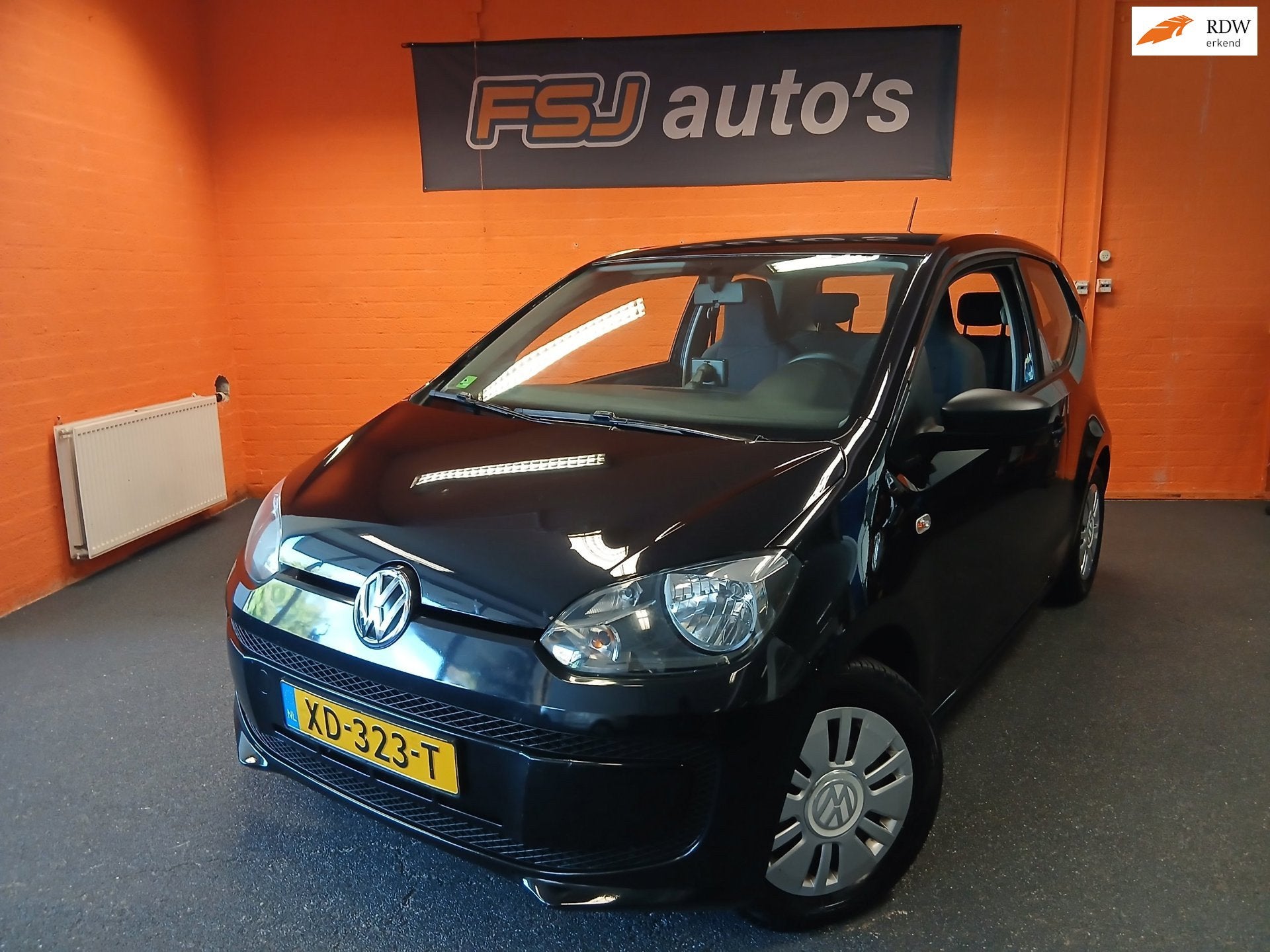 Volkswagen Up! 1.0 / HIGH-UP! / BLEUMOTION / NAVI / AIRCO!, Auto's, Voorwielaandrijving, Stof, Gebruikt, 840 kg