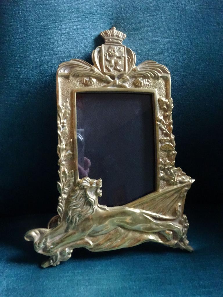 Antieke Franse Bronzen fotolijst met leeuw en wapenschild, Antiek en Kunst, Antiek | Koper en Brons, Ophalen of Verzenden, Brons